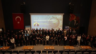 BANÜ’de düzenlenen “Kamu Diplomasisi ve İletişim” konferansının ardından Dr. Mustafa
