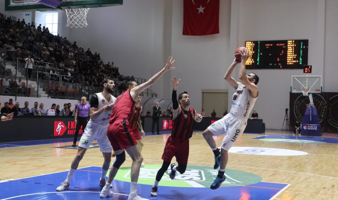 Bandırma Bordo BK Süper Lig için avantajı kaptı Türkiye Basketbol Ligi 1. Lig play-off final serisinin ikinci maçında