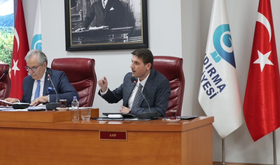 Uğur: “Sahil Yenice alanın üretimden koparılmasına karşıyız” Bandırma Belediye Meclisi’nde Sahil Yenice’deki mera alanlarının özel endüstri bölgesi