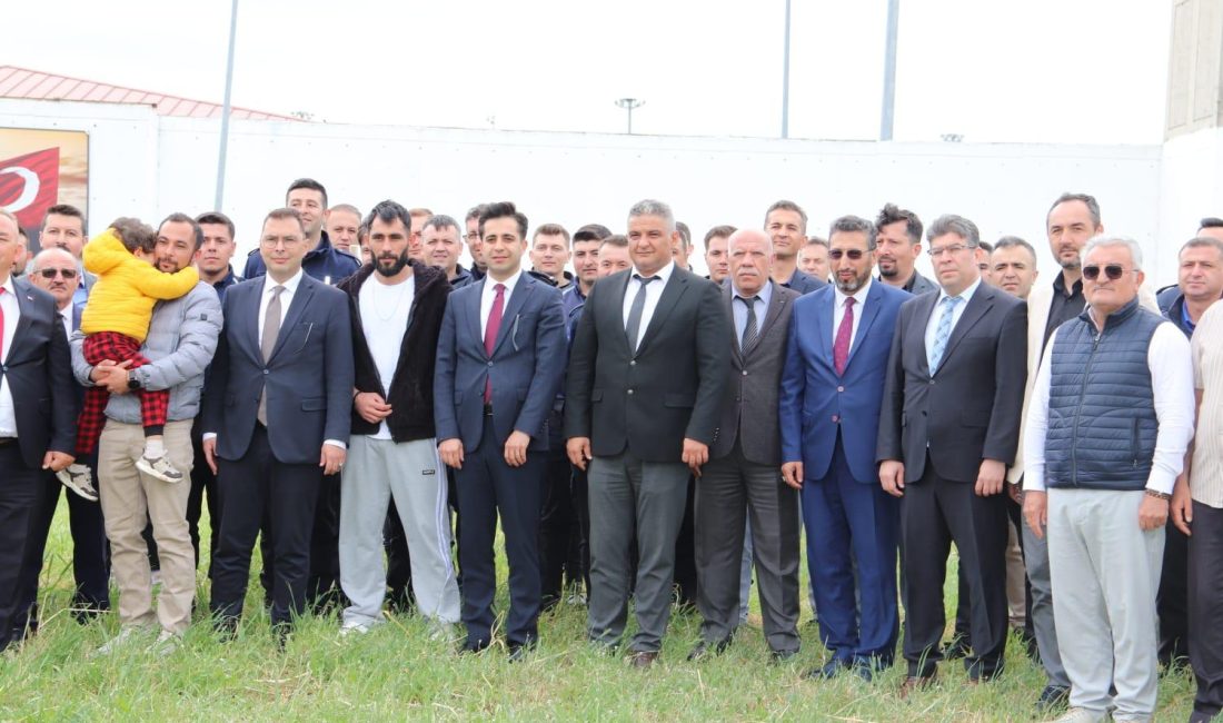 Fidanlar Merhum Ceza İnfaz Kurumu Personeli İçin Dikildi Bandırma’da Ceza İnfaz Personeli Günü kapsamında düzenlenen programda, hayatını kaybeden