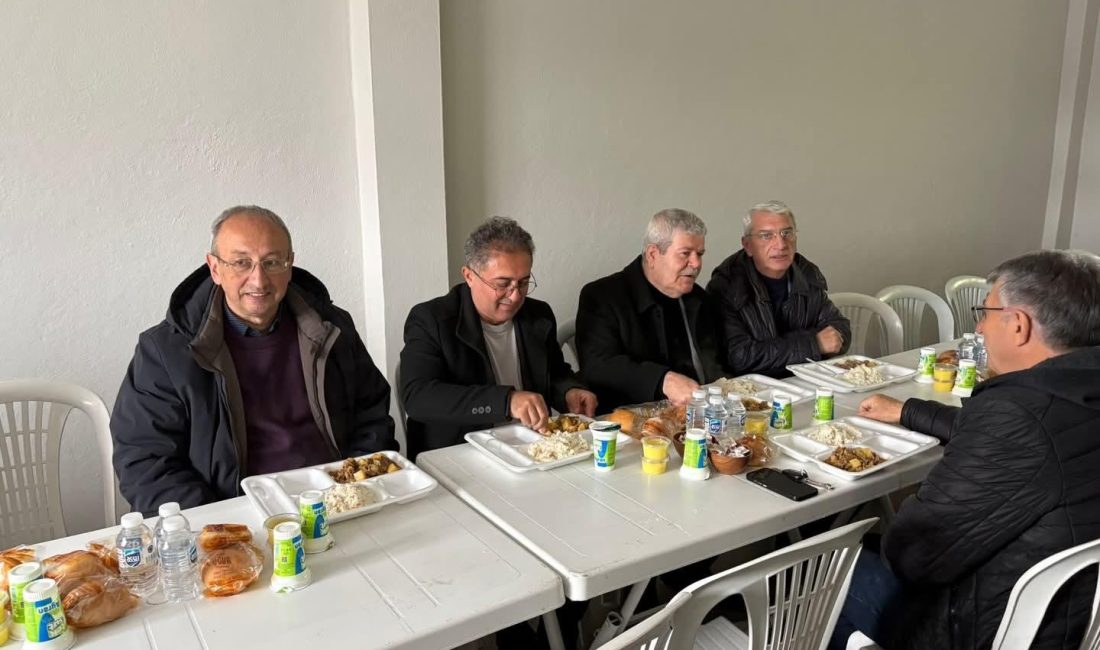Doğanpınar Köy Hayrında 3 Bin Kişilik İkram Bandırma Doğanpınar Mahallesi’nde düzenlenen köy hayrı, olumsuz hava şartlarına rağmen