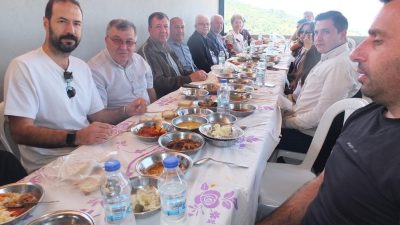 Burhaniye’de, baharla birlikte başlayan çiftçi hayırları devam ederken, bu haftaki