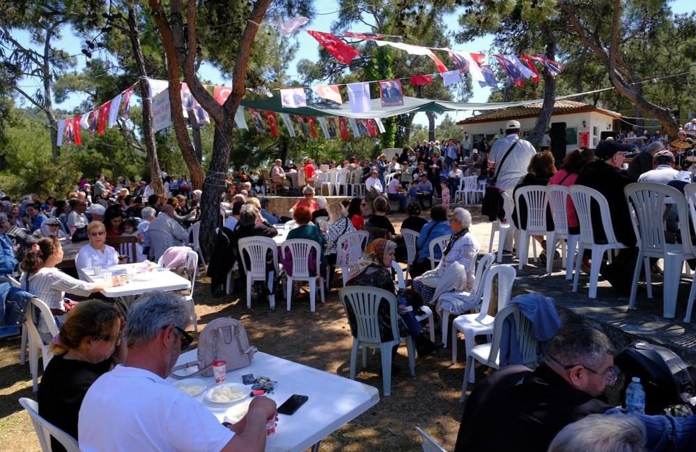 Ayvalık’ta Hıdırellez coşkusu yaşandı Baharın müjdecisi, bolluk ve bereketin simgesi olan Hıdırellez, Ayvalık’ta bu