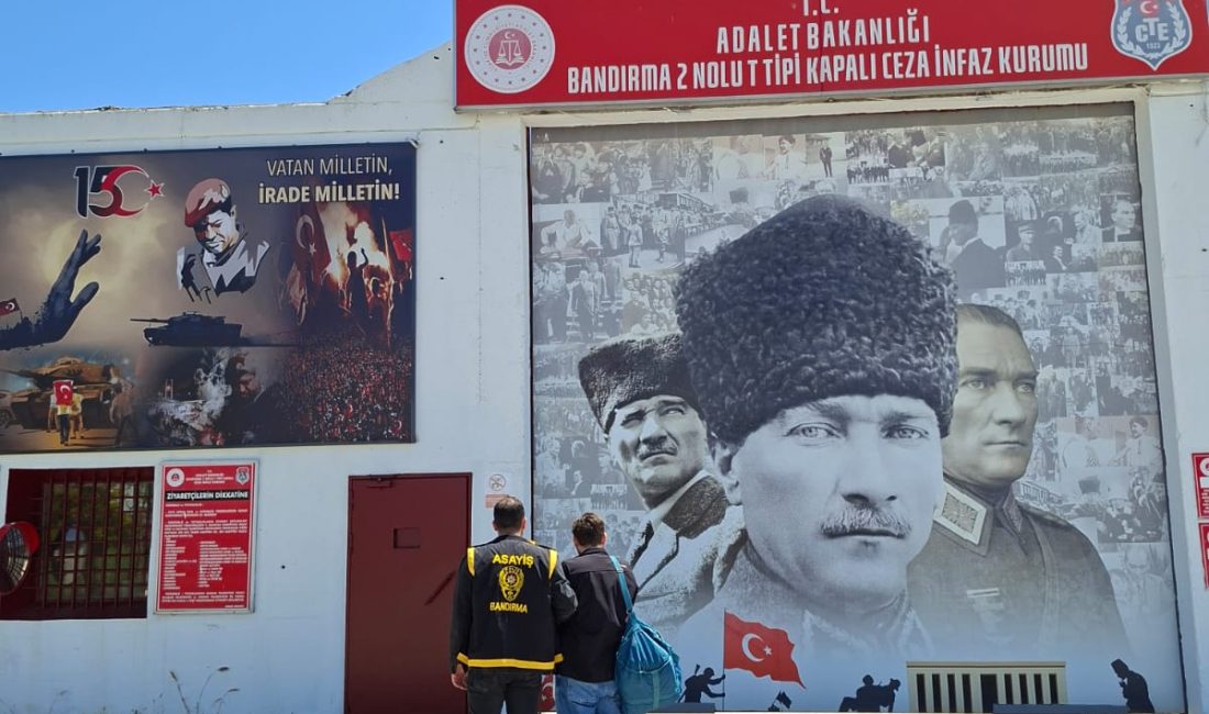 Bandırma’da Aranan Hükümlü Polis Uygulamasında Yakalandı Bandırma’da polis ekiplerince yapılan uygulamada hakkında 60 yıl 9 ay