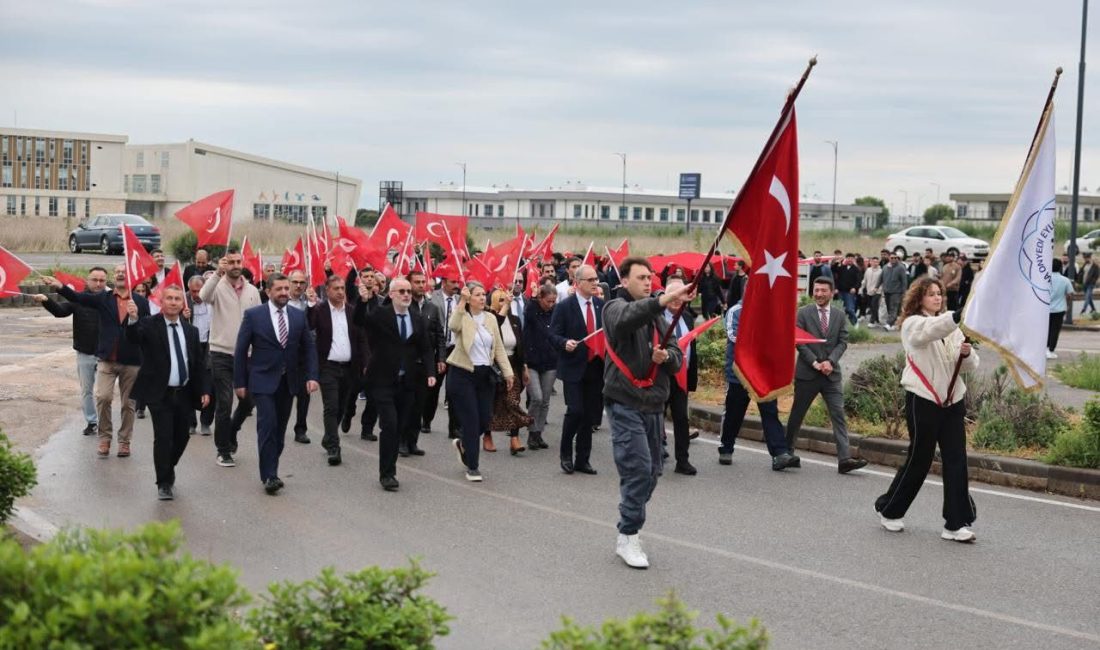 BANÜ öğrencileri Gençlik Haftası’nda kortejde buluştu Bandırma Onyedi Eylül Üniversitesi’nde Gençlik Haftası kapsamında düzenlenen kortej yürüyüşü,