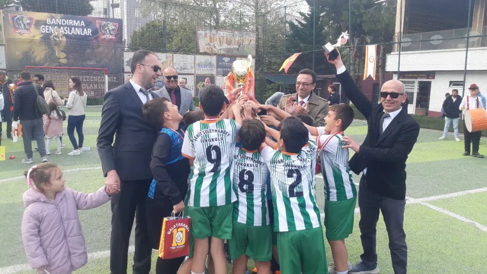 Minik futbolcuların turnuva heyecanı Bandırma’da başlıyor Bandırma Galatasaray Taraftarlar Derneği tarafından geleneksel hale getirilen İlkokullar Arası