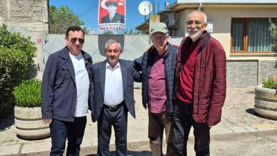 Manyas Belediye Başkanı Ahmet Duru, Kızıksa Mahallesi’nde esnafla bir araya