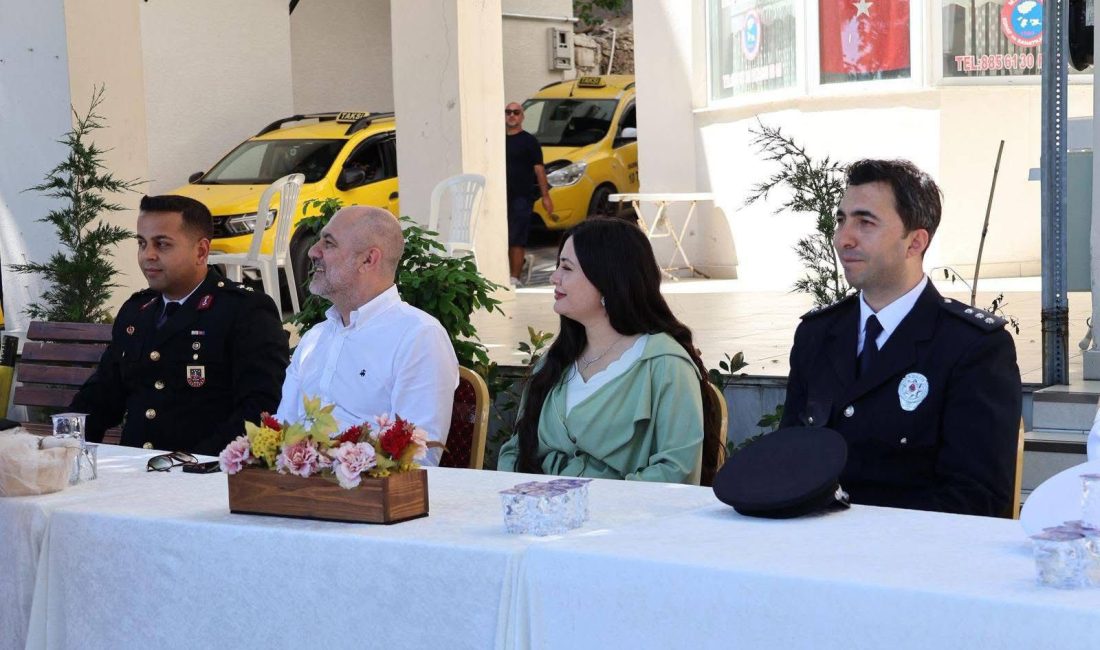 Marmara Adalar’da Protokolden Vatandaşlara Bayram Ziyareti Marmara Adalar Kaymakamı, Belediye Başkanı ve kolluk amirleri Kurban Bayramı