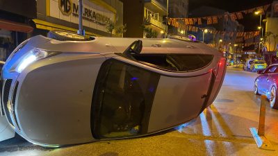 Ordu Caddesi’nde meydana gelen trafik kazasında direksiyon hakimiyetini kaybeden sürücünün