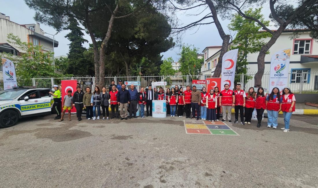 D.O.S.T. Projesi kapsamında düzenlenen Bahar Şenliği’nde çocuklar ve aileler gün