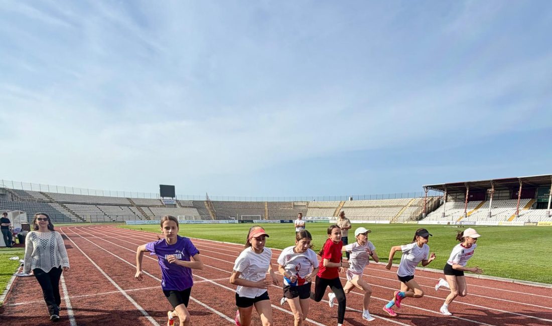 Bandırma 17 Eylül Stadyumu’nda Biathle Yarışları tamamlandı 19 Mayıs etkinlikleri kapsamında gerçekleştirilen Modern Pentatlon Biathle yarışlarında sporcular