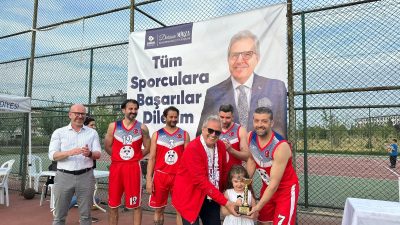 Bandırma Belediyesi’nin düzenlediği Çamlık Bahar Şenlikleri kapsamında gerçekleştirilen spor turnuvaları