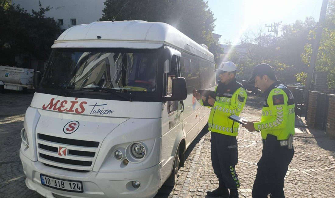 Balıkesir’de okul çevre ve servis araçlarına sıkı denetim Balıkesir İl Jandarma Komutanlığı ekipleri tarafından 27 Nisan – 03