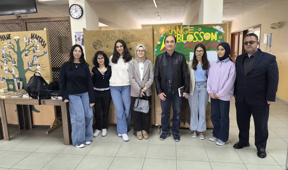 Gönen Ömer Seyfettin Fen Lisesi’nde düzenlenen kitap okuma etkinliğinde Kaymakam