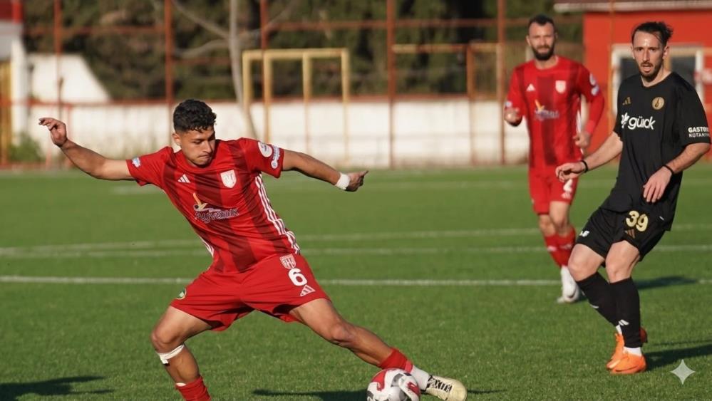 Ayvalıkgücü Belediyespor’da genç yeteneklerin yükselişi sürüyor. Daha önce milli takım