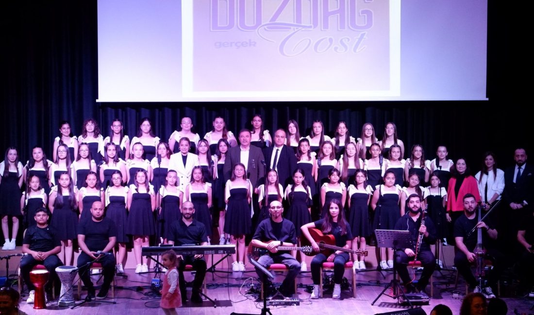 Susurluklular KoroMix konserinde buluştu Şehit Erbil Arslan Ortaokulu Korosu tarafından düzenlenen “Piyano Dinletisi ve