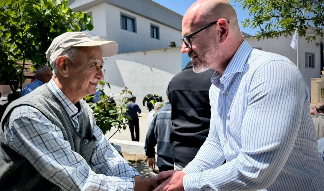 CHP’li Sarı’dan Orhaniye ve Sahil Yenice ziyareti CHP Balıkesir Milletvekili Serkan Sarı, Bandırma’da düzenlenen hayır cemiyetlerinde vatandaşlarla