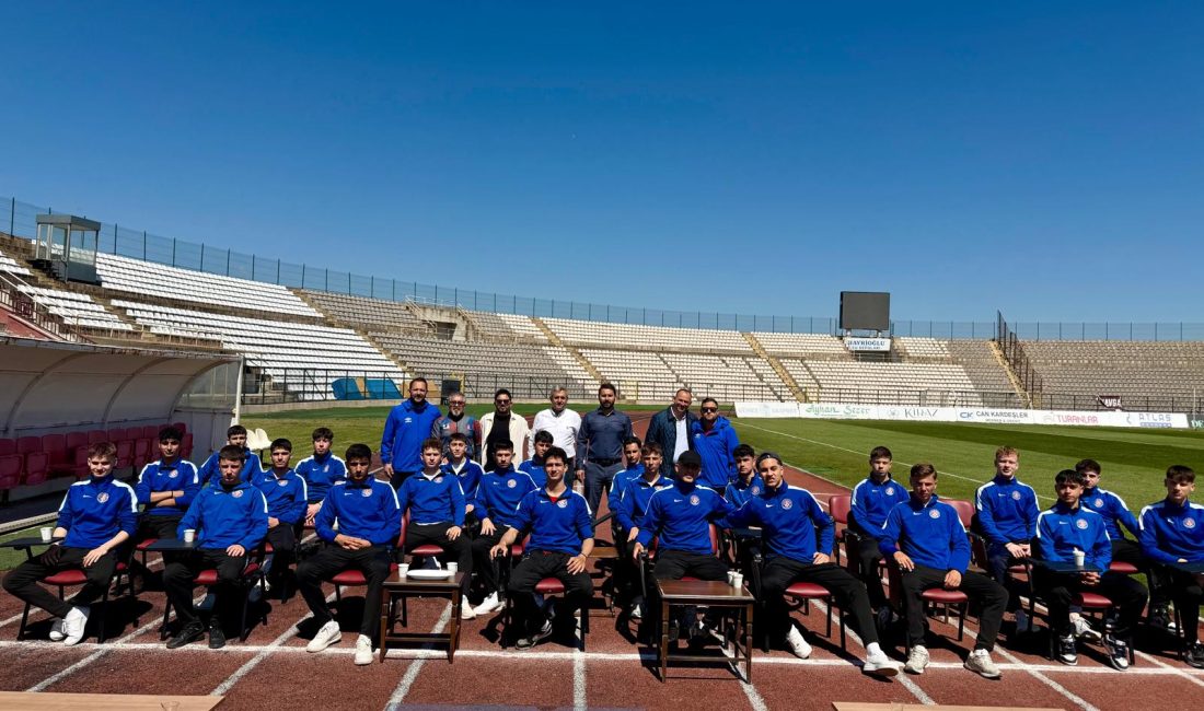 Bandırma’nın U18 gururu Türkiye Şampiyonası yolunda Marmara Grubu’nu kayıpsız lider tamamlayan 17 Eylül FK U18 Takımı,