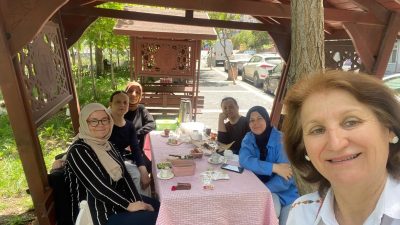Paşabayır Mahallesi sakinleri, sıcak havaların başlamasıyla birlikte parkta düzenlenen etkinlikte