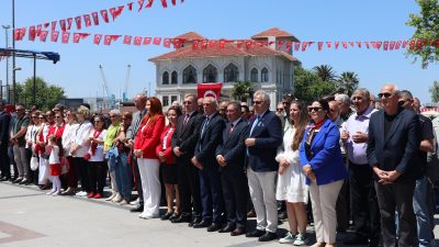CHP, ADD ve ÇYDD’nin öncülüğünde düzenlenen törende 19 Mayıs Atatürk’ü
