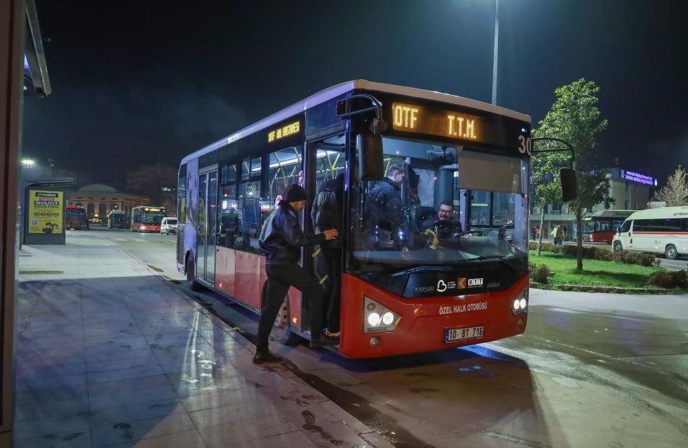 Balıkesir’de toplu ulaşıma zam Balıkesir’de toplu ulaşım ücretlerine zam geldi. Zamlı yeni tarife, Balıkesir