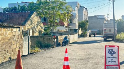 Bandırma Belediyesi tarafından 100. Yıl Mahallesi’nde sürdürülen asfalt çalışmaları kapsamında
