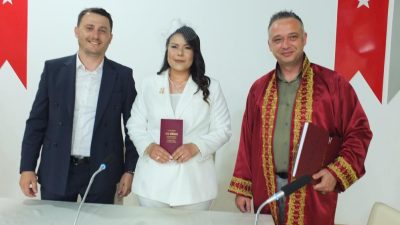  Burhaniye ilçesinde, birçok il ve ilçede olduğu gibi, evlilik günlerini