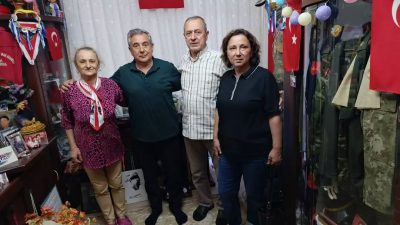 AK Parti Bandırma İlçe Başkanı Göksel Karlahan ve yönetim kurulu