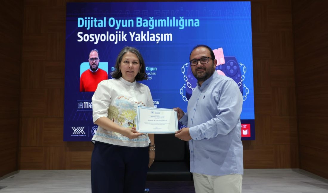 Bandırma Bilim Kafe’de Dijital Oyun Bağımlılığı değerlendirildi Bandırma Onyedi Eylül Üniversitesi’nde gerçekleştirilen konferansta dijital oyun bağımlılığının nedenleri