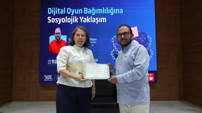 Bandırma Onyedi Eylül Üniversitesi’nde gerçekleştirilen konferansta dijital oyun bağımlılığının nedenleri