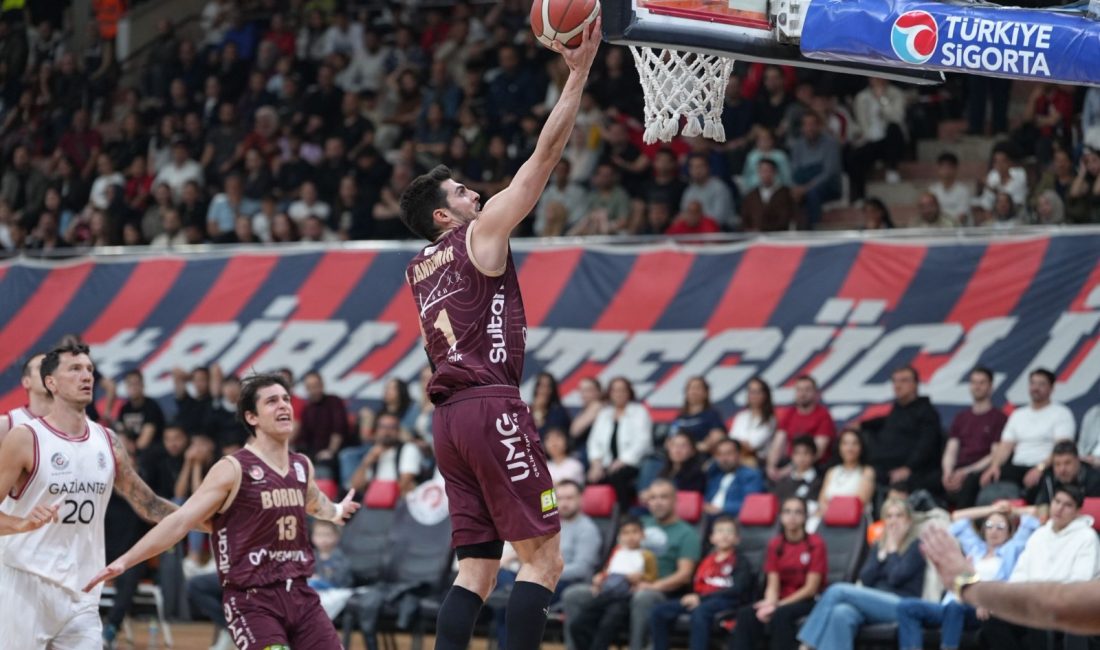 Bordo Basketbol’dan kadroya üç güçlü takviye Yeni sezon hazırlıklarını sürdüren Bordo Basketbol, kadrosunu hem yeni bir