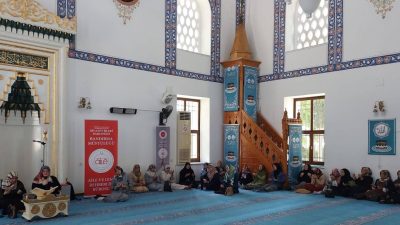 Dijital Dünyada Çocuk ve Aile programı sona erdi Bandırma’da düzenlenen programda “Dijital Dünyada Çocuk ve Aile” konusu ele