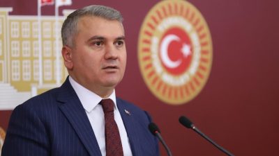 AK Parti Balıkesir Milletvekili Dr. Mustafa Canbey, kentte gençlik ve