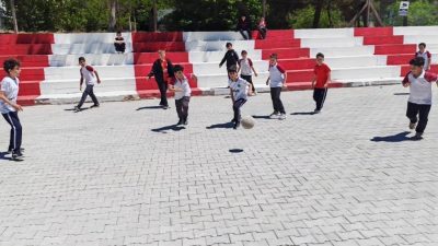 Gençlik ve Spor İlçe Müdürlüğü ekipleri, D.O.S.T. Projesi kapsamında Bandırma