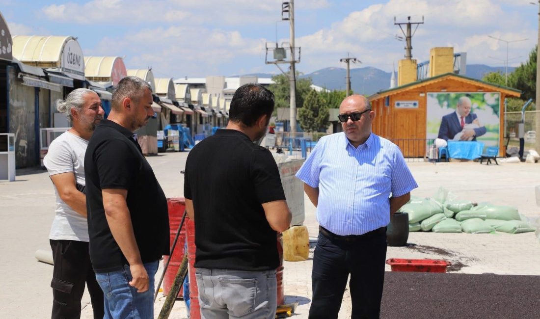 Gönen Belediyesi tarafından Kapalı Pazaryeri’nde başlatılan çalışmalar kapsamında peronlarda bakım