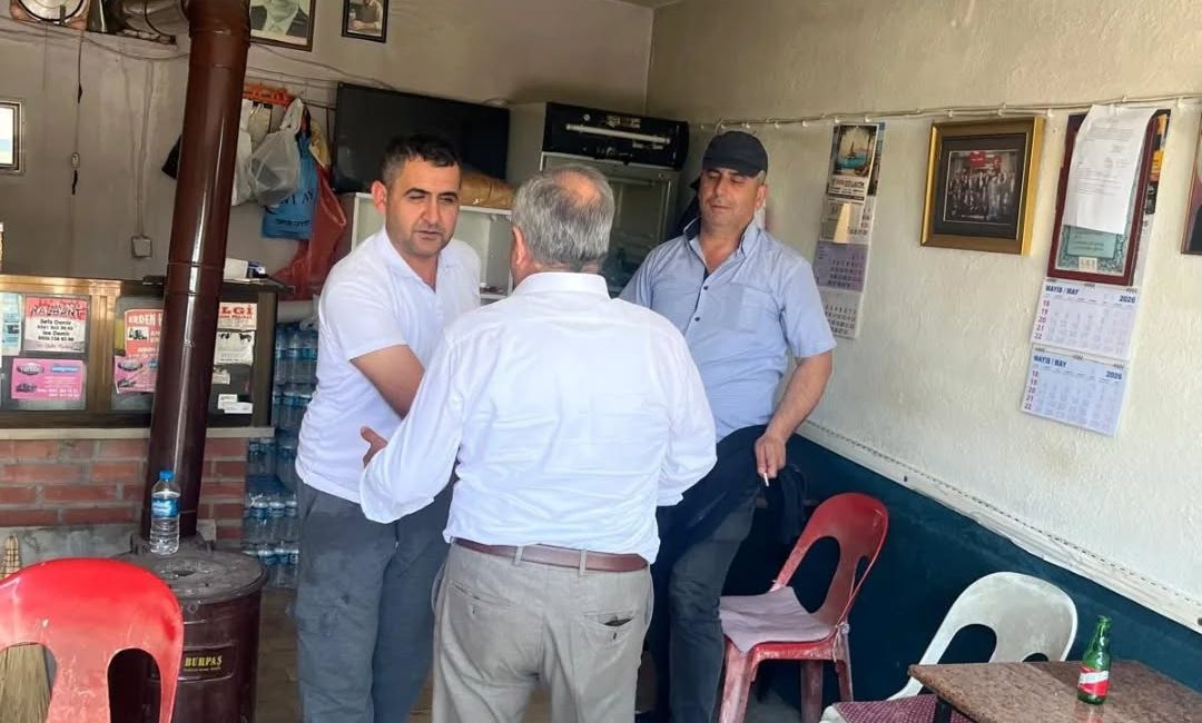 AK Parti Bandırma, vatandaşlarla bayramlaştı AK Parti Bandırma İlçe Başkanı Göksel Karlahan ve yönetim kurulu