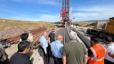 Balıkesir Gönen Sera Organize Tarım Bölgesi’nde açılan jeotermal kuyudan yaklaşık