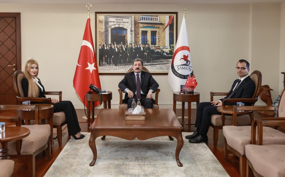 ‘Barbie Kaymakam’ vali yardımcısı oldu Geçen yıl Samsun’un Ladik ilçesine kaymakam olarak atanan ve görünümüyle