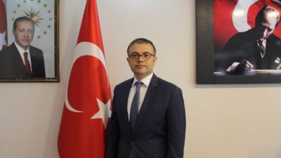 Cumhurbaşkanlığı Kararnamesi ile Bandırma Kaymakamı Engin Aksakal’ın görev yeri değişti.