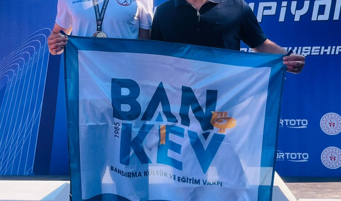 Eskişehir’de düzenlenen U-20 Gençler Türkiye Birinciliği Yarışmaları’nda piste çıkan Erdekli