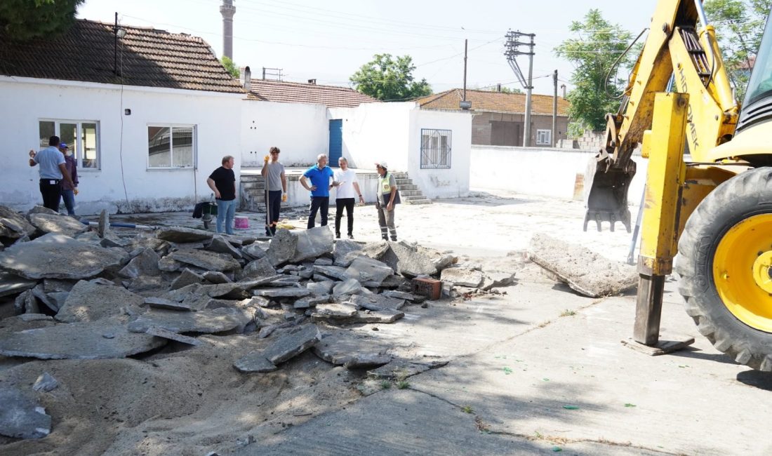Susurluk Belediye Başkanı Hakan Yıldırım Semizel, Karapürçek Mahallesi’nde restore edilen