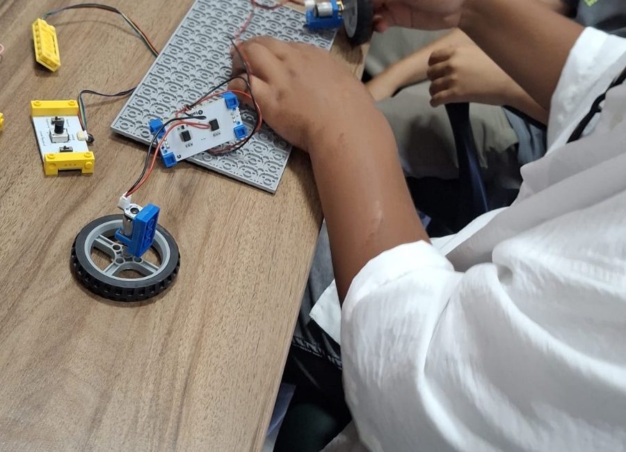 Bandırma Hicri Ercili Çocuk Evleri Sitesi’nde robotik kodlama ve yapay