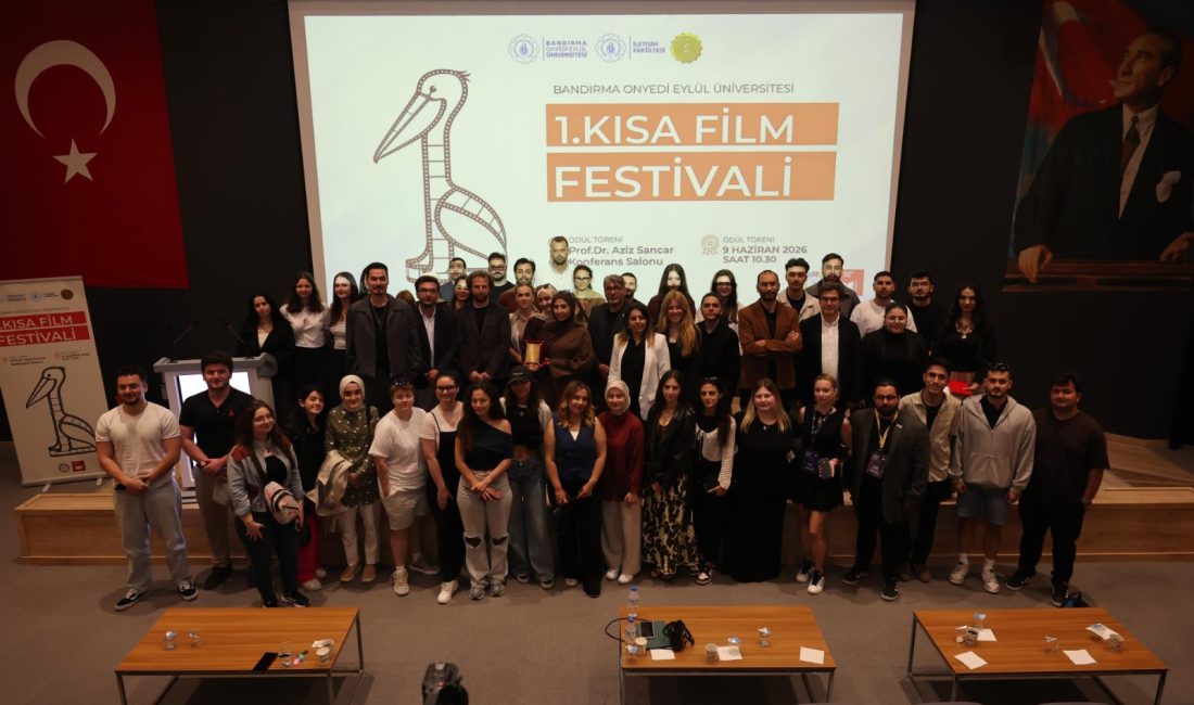 Bandırma Onyedi Eylül Üniversitesi’nde Kısa Film Heyecanı Bandırma Onyedi Eylül Üniversitesi İletişim Fakültesi tarafından ilk kez düzenlenen