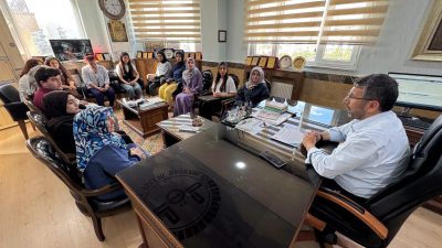 Mobil Genç Ofis Projesi kapsamında görev alan üniversite öğrencileri teşekkür