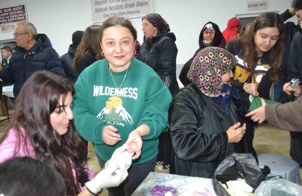 Balıkesir Üniversitesi Sağlık Akademisi Topluluğu’ndan Balya’nın kırsal Kayalar mahallesinde “Yerinde