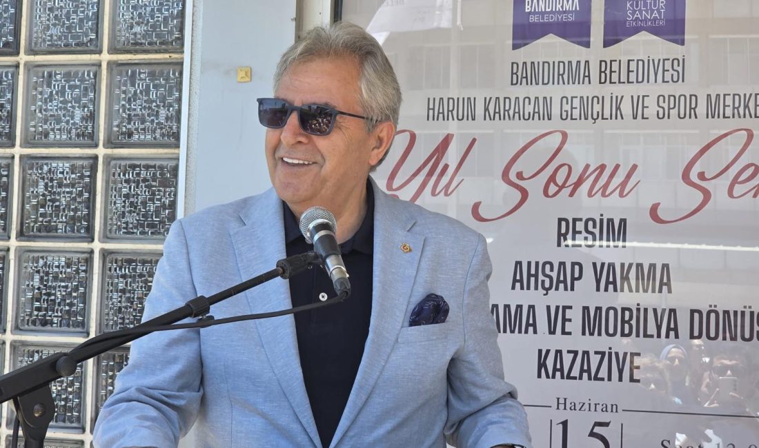 Kursiyerlerin Kuş Cenneti temalı eserleri Bandırmalılara sunuldu Bandırma Belediyesi Harun Karacan Gençlik ve Spor Merkezi kursiyerlerinin yıl