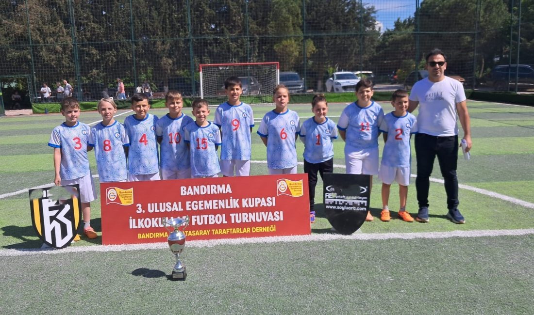 Bandırma Galatasaray Taraftarlar Derneği tarafından geleneksel hale getirilen 23 Nisan