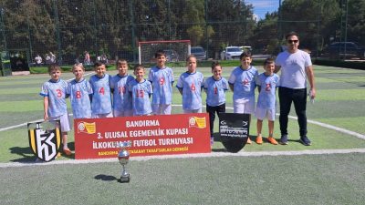 Bandırma Galatasaray Taraftarlar Derneği tarafından geleneksel hale getirilen 23 Nisan