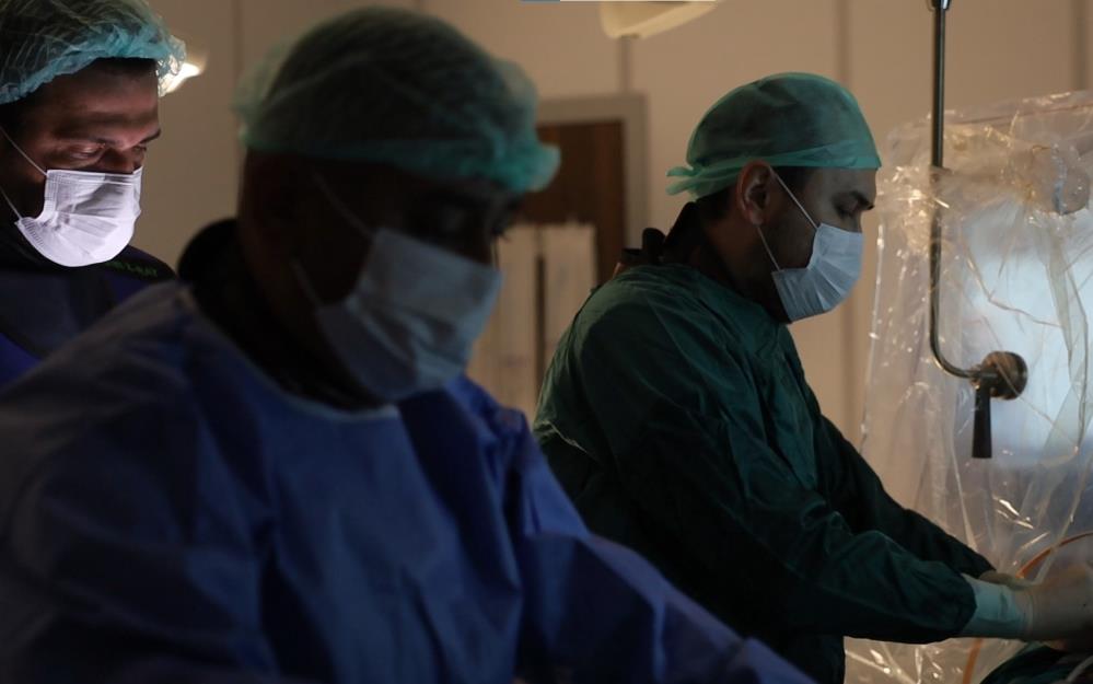 Dakikalarla yarışılan operasyonda hayat kurtaran müdahale Balıkesir Atatürk Şehir Hastanesi Kalp ve Damar Cerrahisi Kliniği’nde görev
