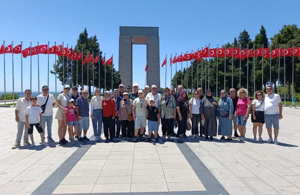 Esnaf ve Sanatkarlar Odası üyesi bir grup vatandaş Çanakkale gezisine